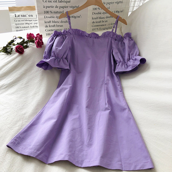 Разкроена дамска рокля с къс ръкав и копчета 