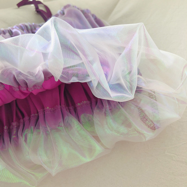 Актуален дамски потник с холограмен ефект 