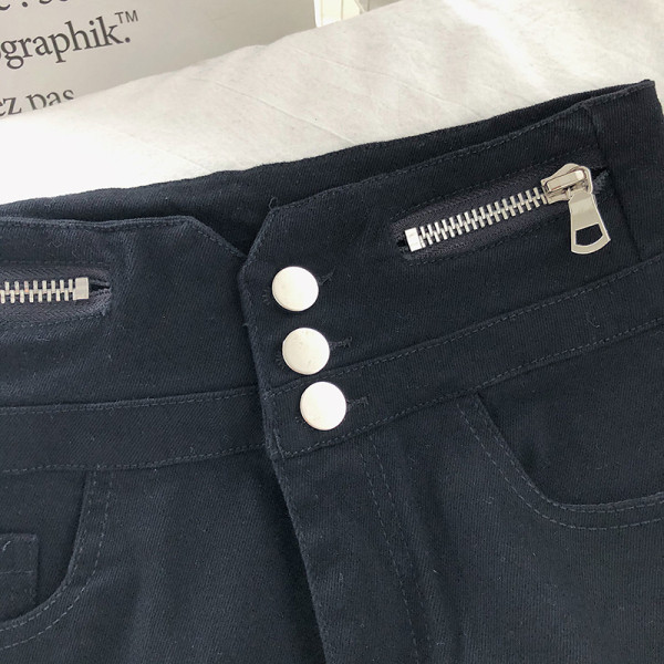 Черни дамски къси панталони с висока талия 