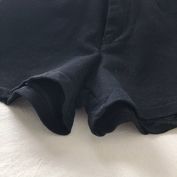 Черни дамски къси панталони с висока талия 