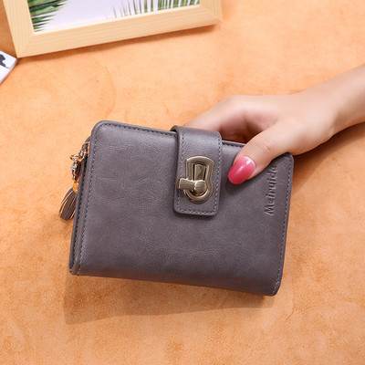 Дамско ежедневно портмоне с метален елемент