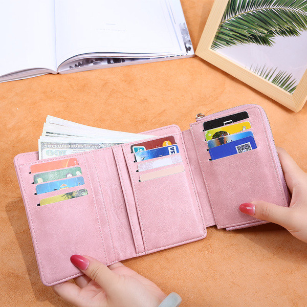 Дамско ежедневно портмоне с метален елемент