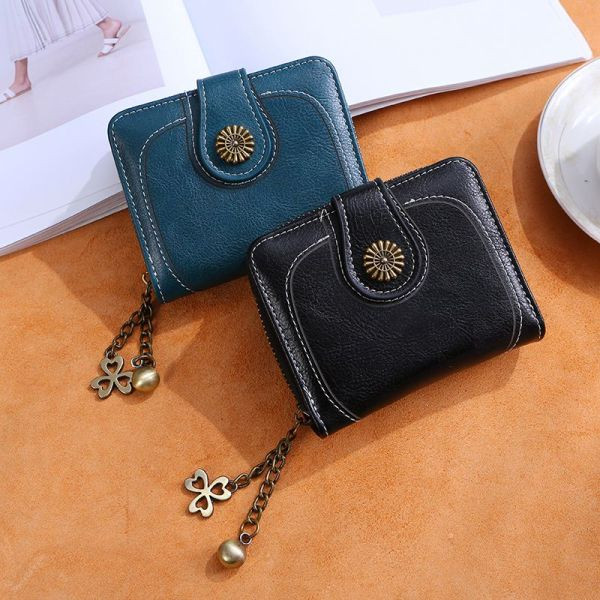 Ежедневно дамско портмоне с метален елемент