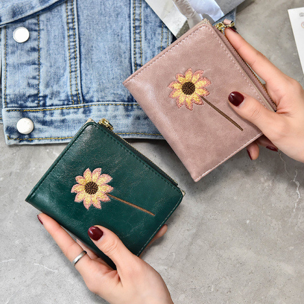 Дамско ежедневно портмоне с флорален мотив от еко кожа