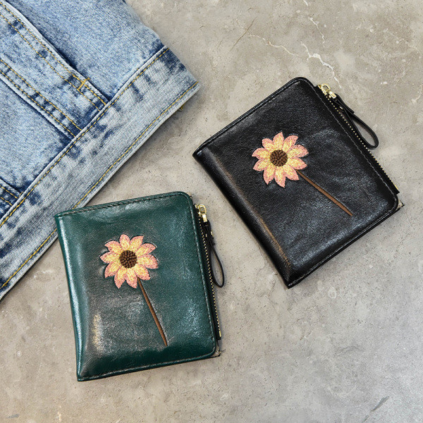 Дамско ежедневно портмоне с флорален мотив от еко кожа