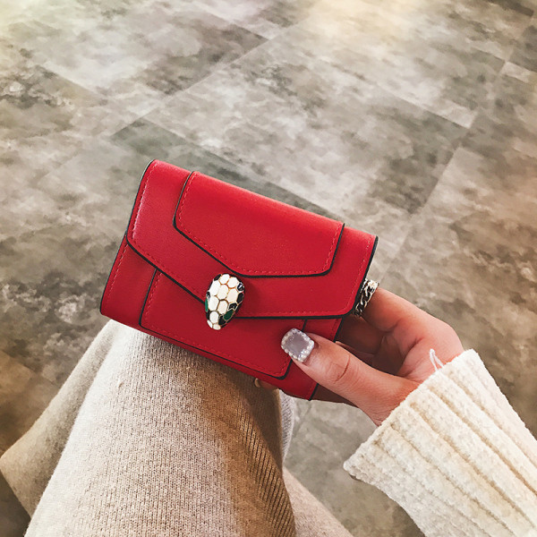 Актуално дамско портмоне от еко кожа