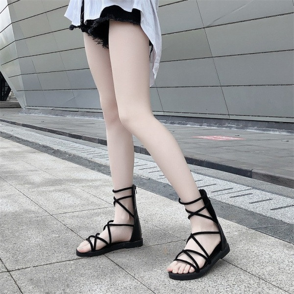 Ежедневни дамски сандали с равна подметка и кръстосани каишки 