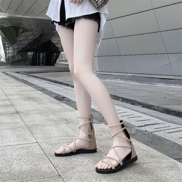 Ежедневни дамски сандали с равна подметка и кръстосани каишки 