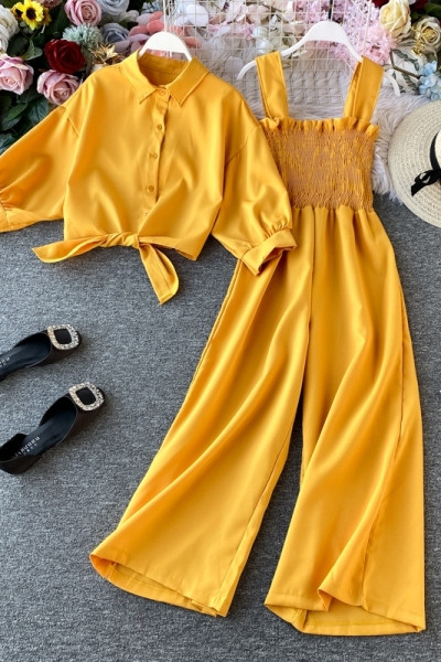 Модерен дамски комплект включващ риза и гащеризон