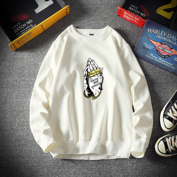 Мъжка спортно-ежедневна блуза с цветна апликация и обло деколте 