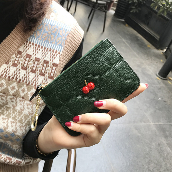 Ежедневно дамско портмоне от еко кожа с 3D елемент