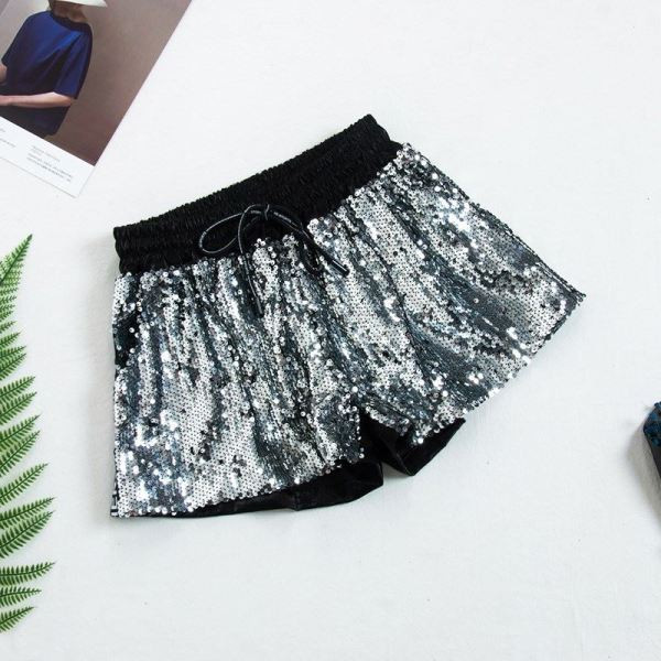 Къси дамски панталони широк модел с еластична талия и пайети