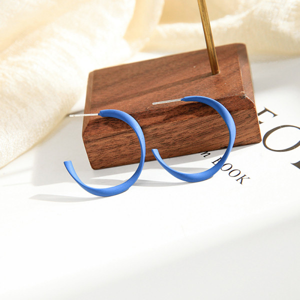 Дамски обеци с полукръгла форма 