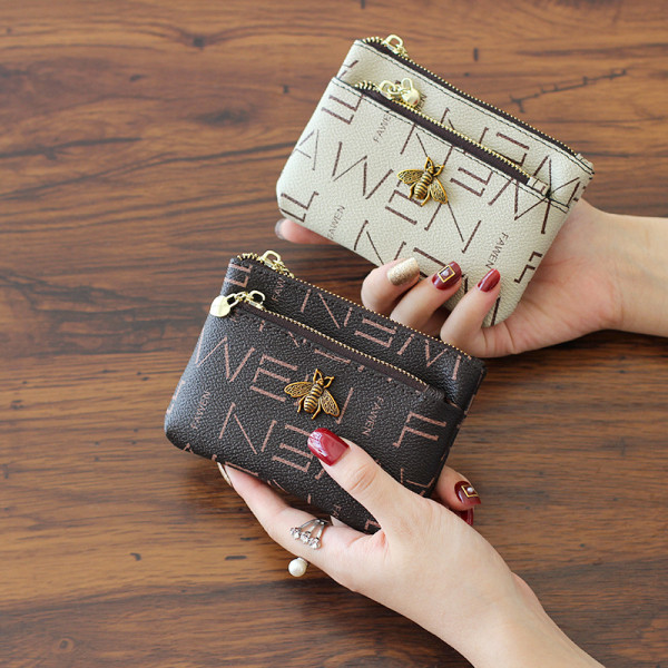 Дамски ежедневен мини портфейл с цип и надписи