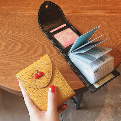 Ежедневен дамски портфейл за карти с 3D елемент
