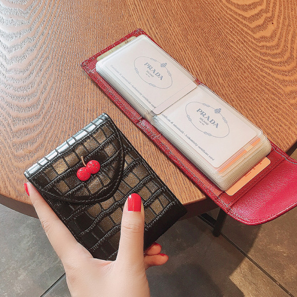 Ежедневен дамски портфейл за карти с 3D елемент