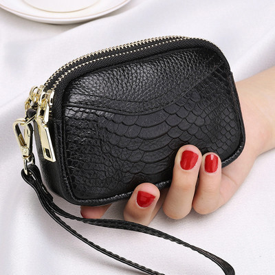 Актуално дамско портмоне с цип и дръжка от еко кожа