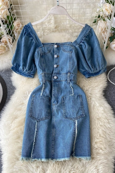 Къса дънкова дамска рокля с квадратно деколте