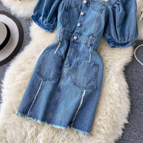 Къса дънкова дамска рокля с квадратно деколте