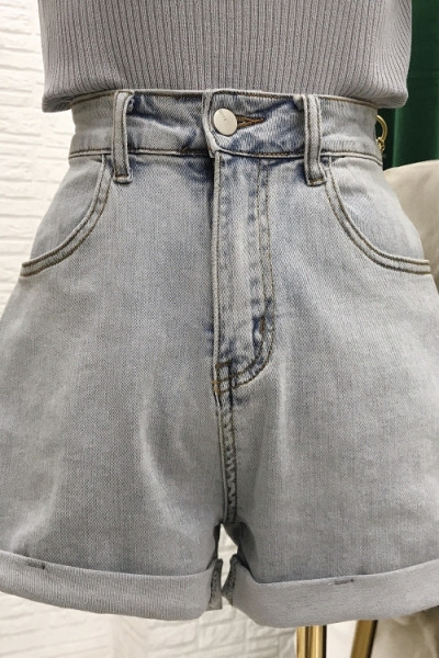 Изчистен модел къси дънкови панталони с висока талия