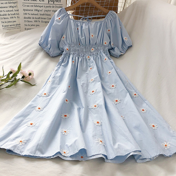 Ретро дамска рокля с апликации 