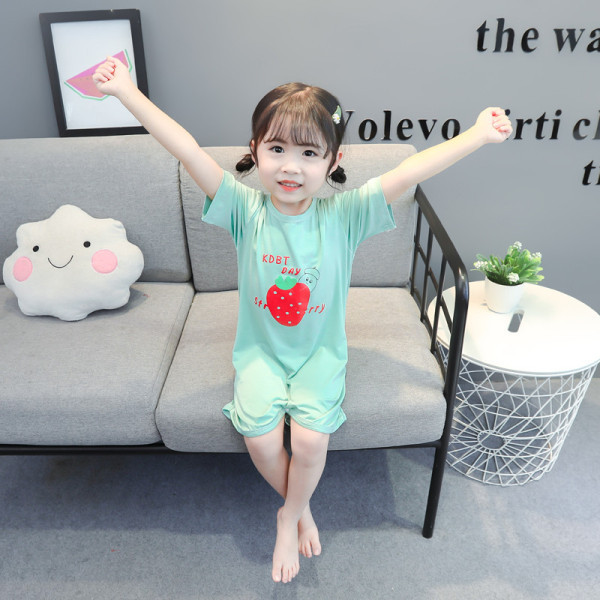 Vaikiška pižama mergaitėms su aplikacijomis ir sagomis