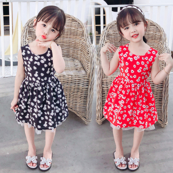 Актуална детска рокля с флорални мотиви и овално деколте