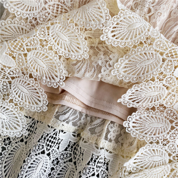 Дантелен дамски потник с овално деколте 