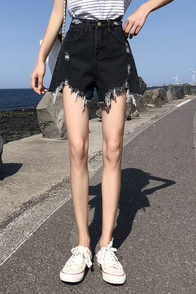 Къси дамски панталони с висока талия и скъсани мотиви