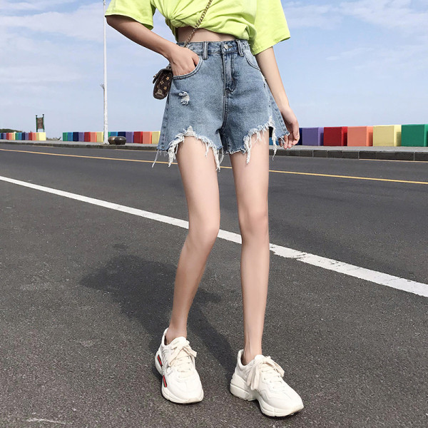 Къси дамски панталони с висока талия и скъсани мотиви