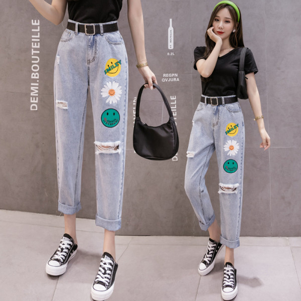 Ежедневни дамски дънки с апликация и висока талия