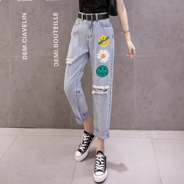 Ежедневни дамски дънки с апликация и висока талия