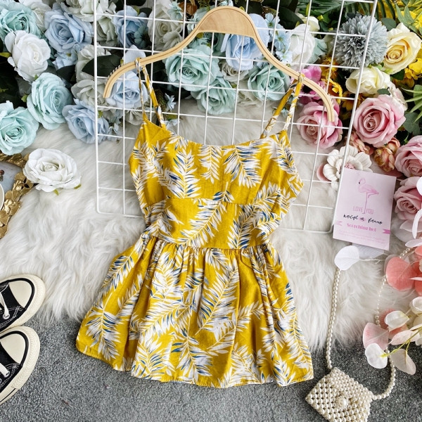 Дамски потник с тънки презрамки и шарен принт 