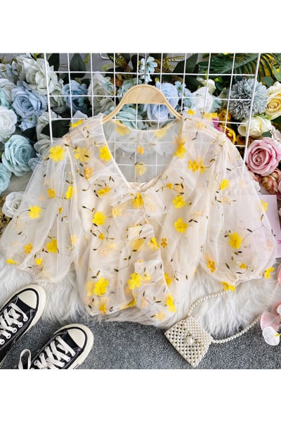 Мрежеста дамска риза с бродерия и шпиц деколте 