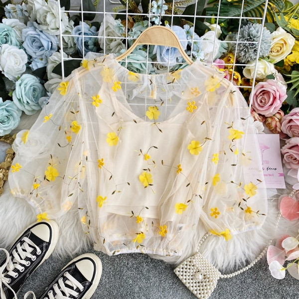 Мрежеста дамска риза с бродерия и шпиц деколте 