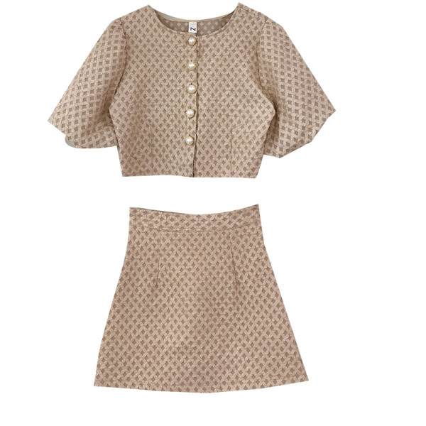 Стилен дамски комплект от две части с копчета