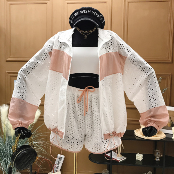 Нов модел дамски комплект от две части - яке и къси паннталони