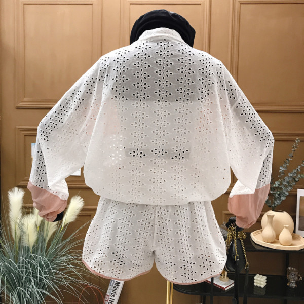 Нов модел дамски комплект от две части - яке и къси паннталони