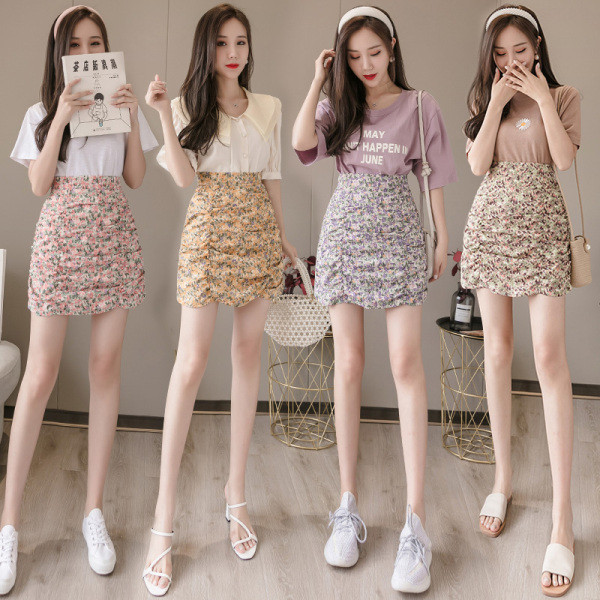 Нов модел дамска пола с флорални мотиви и висока талия