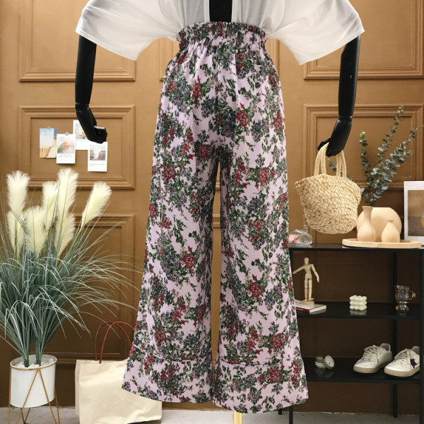 Широк дамски панталон с висока талия и флорален десен