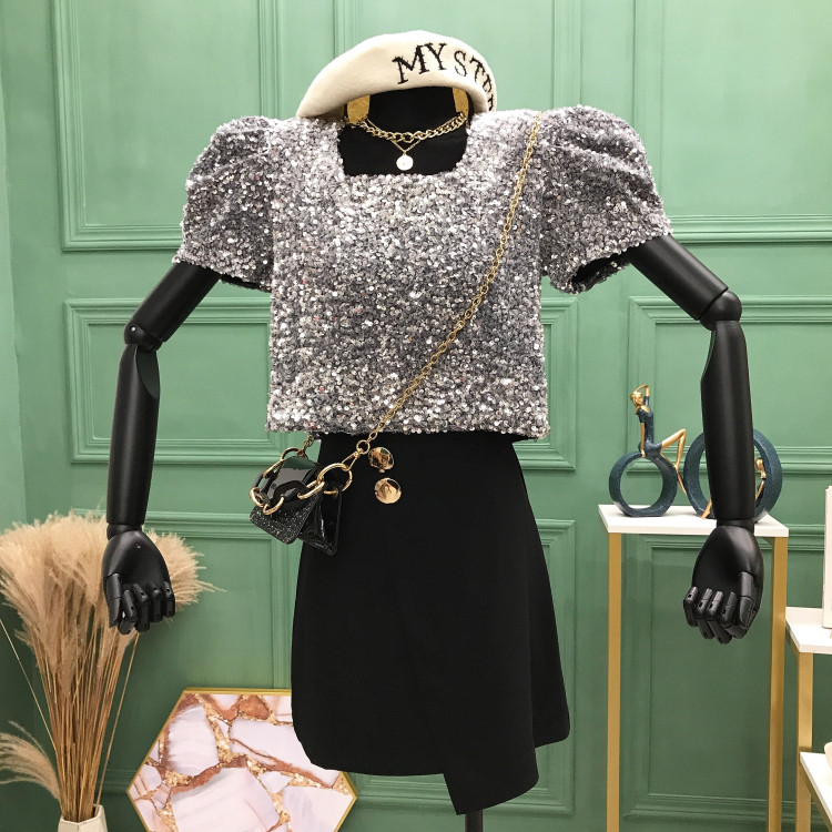 Къса дамска блуза с квадратно деколте и пайети