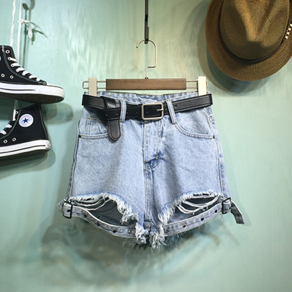 Дамски къси дънки с висока талия и разкъсани мотиви 