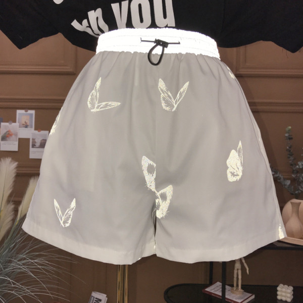 Актуални къси дамски панталони с висока талия и светлоотразителни елементи