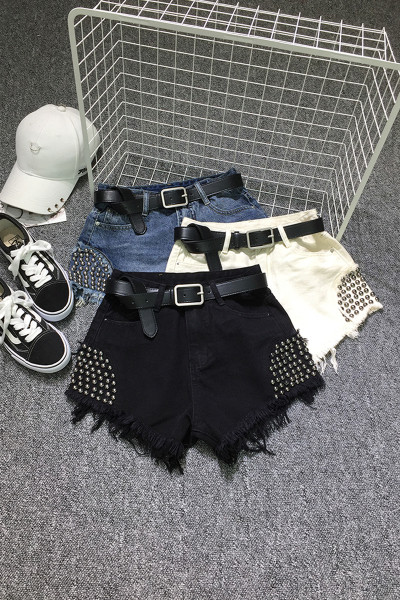 Нов модел дамски къси панталони с метален елемент 