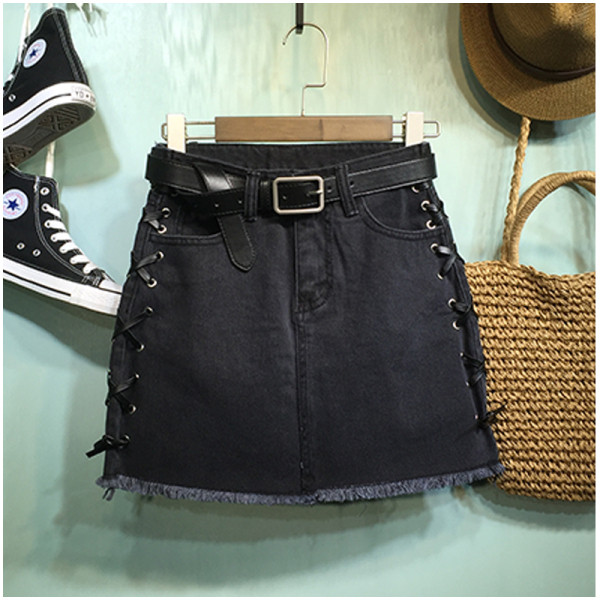 Актуална дамска дънкова пола с висока талия и елемент -връзки 