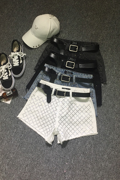 Дамски модерни къси дънки с лъскав ефект 