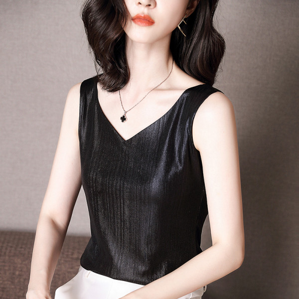 Модерен дамски потник с лъскав ефект и шпиц деколте