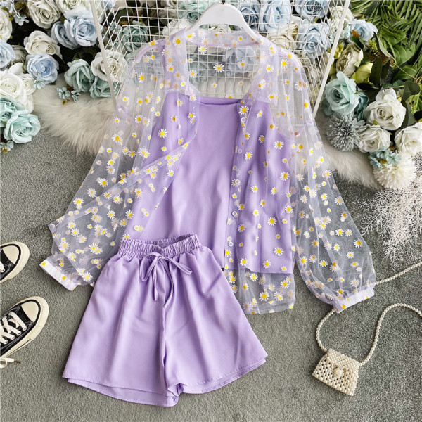 Летен дамски комплект от три части с флорални мотиви