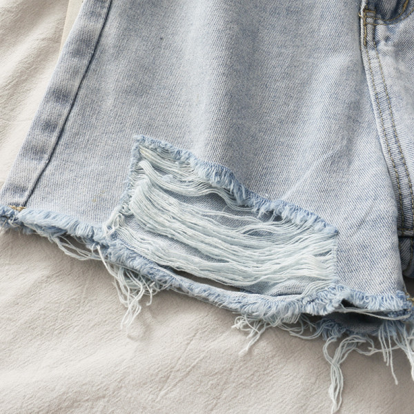 Светли къси дамски дънки със скъсани мотиви и висока талия 