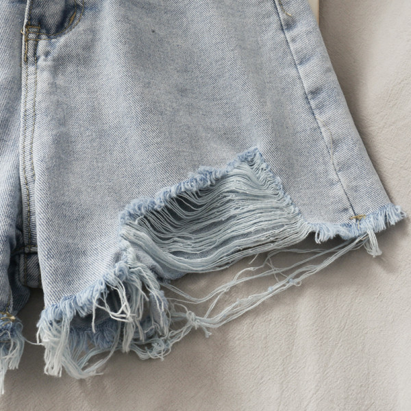 Светли къси дамски дънки със скъсани мотиви и висока талия 